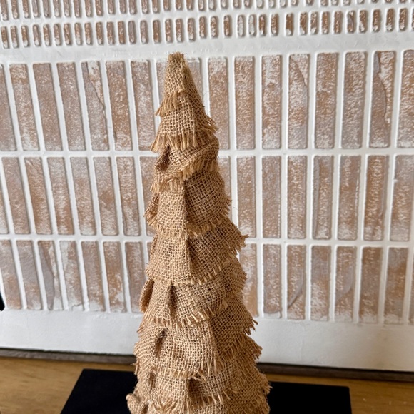 Rustic Burlap Holiday Tree - Picture 2 of 4